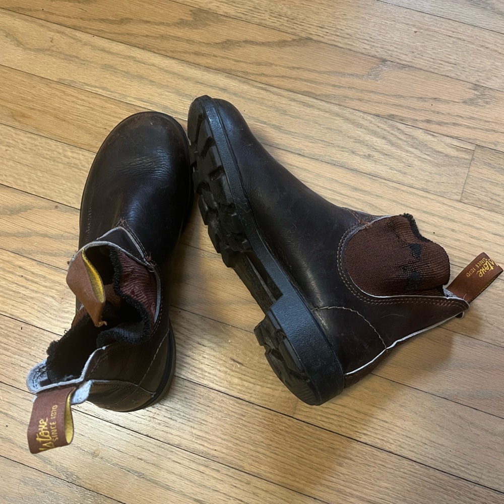 Blundstone Dark Brown Leather Chelsea Boots for Women